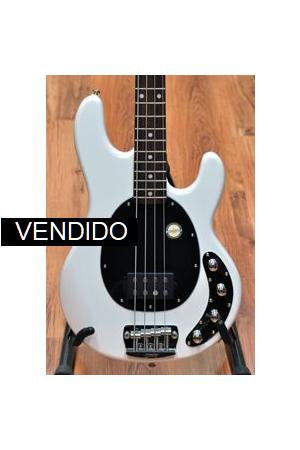 Sterling (by Musicman) Ray 34 White Sterling (by Musicman) Ray 34 White